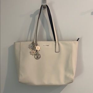 Nine West cream handbag GUC